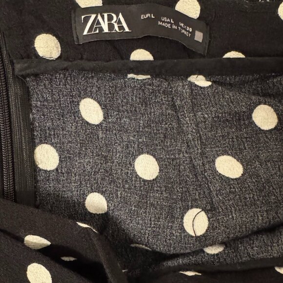 Zara Black and White Poke-A-Dot Skirt - Picture 3 of 3